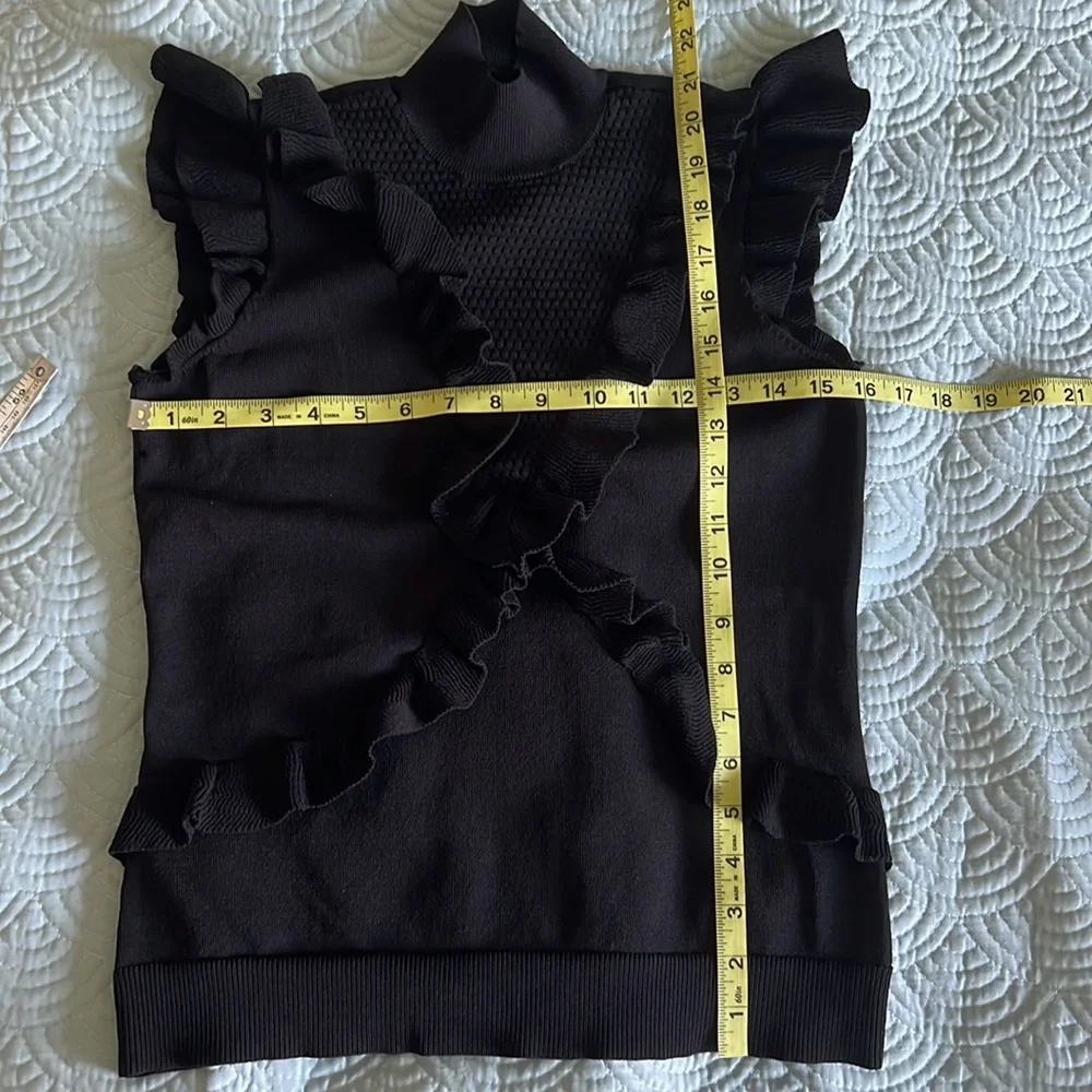 Marled Sleeveless Turtleneck with ruffles Black Small - Picture 7 of 11